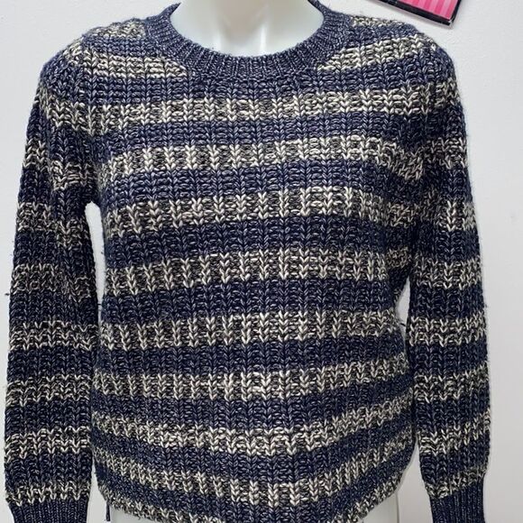 🔥Victoria Secret sweater sz Xs (run big )New - Picture 2 of 7